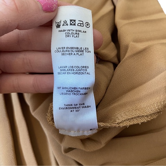 ASOS Dark Beige Brown Pleated Mini Skirt Women Size 6 Six Chic Work Minimalist - Picture 5 of 7